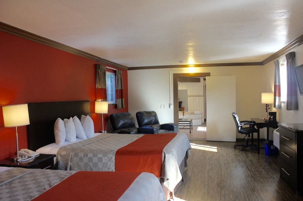 Red Roof Inn & Suites Монтерей Екстер'єр фото